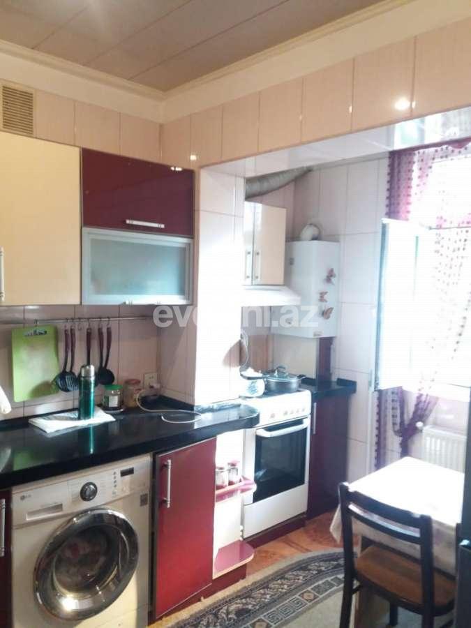 Satılır, köhnə tikili, 2 otaqlı, 55 m², Bakı, Binəqədi r, 8-ci mikrorayon q, Azadlıq prospekti m.