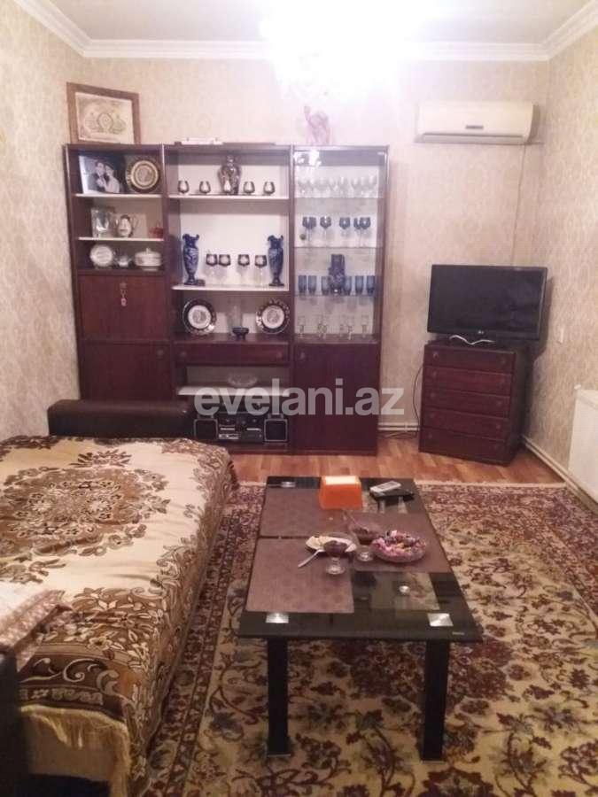 Satılır, köhnə tikili, 2 otaqlı, 55 m², Bakı, Binəqədi r, 8-ci mikrorayon q, Azadlıq prospekti m.