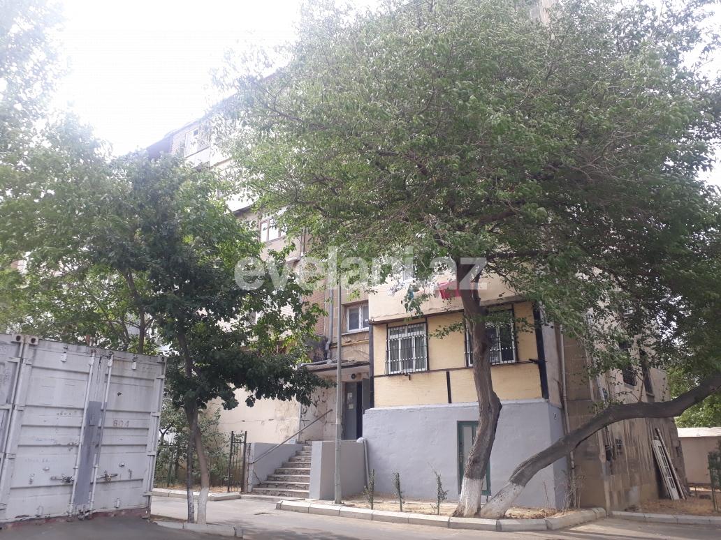 Satılır, köhnə tikili, 2 otaqlı, 45 m², Bakı, Nizami r, 8-ci kilometr q, Qara Qarayev m.
