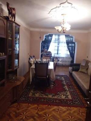 Satılır, köhnə tikili, 3 otaqlı, 68 m², Bakı, Səbail r, Badamdar q, Elmlər Akademiyası m.