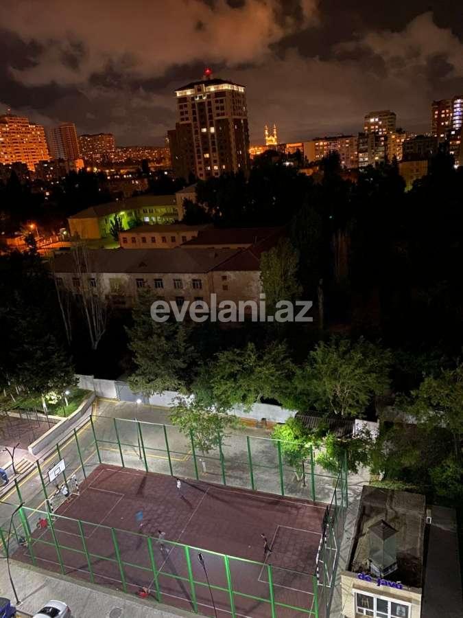 Satılır, köhnə tikili, 3 otaqlı, 90 m², Bakı, Nəsimi r, 4-cü mikrorayon q, Memar Əcəmi m.