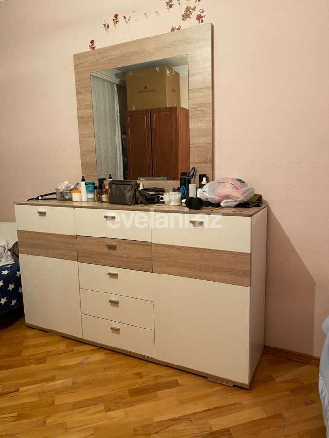 Satılır, köhnə tikili, 3 otaqlı, 90 m², Bakı, Nəsimi r, 4-cü mikrorayon q, Memar Əcəmi m.