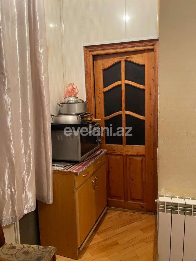 Satılır, köhnə tikili, 3 otaqlı, 90 m², Bakı, Nəsimi r, 4-cü mikrorayon q, Memar Əcəmi m.