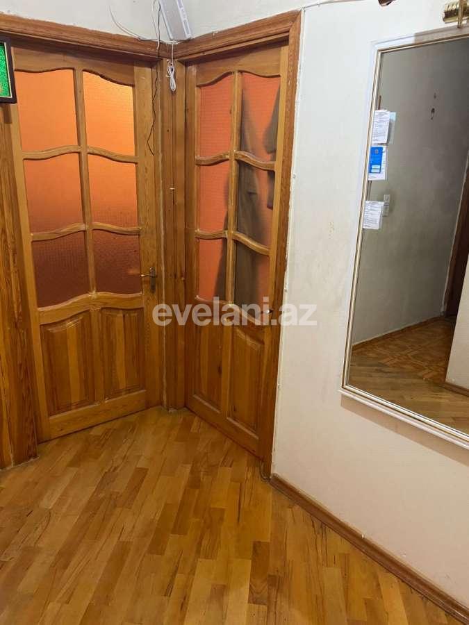 Satılır, köhnə tikili, 3 otaqlı, 90 m², Bakı, Nəsimi r, 4-cü mikrorayon q, Memar Əcəmi m.