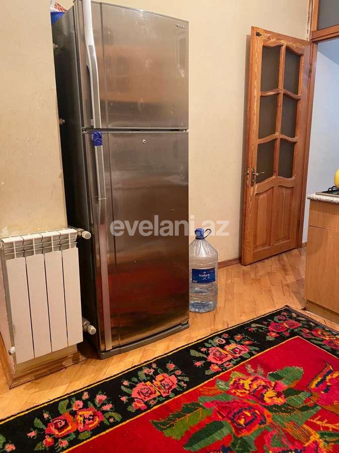 Satılır, köhnə tikili, 3 otaqlı, 90 m², Bakı, Nəsimi r, 4-cü mikrorayon q, Memar Əcəmi m.