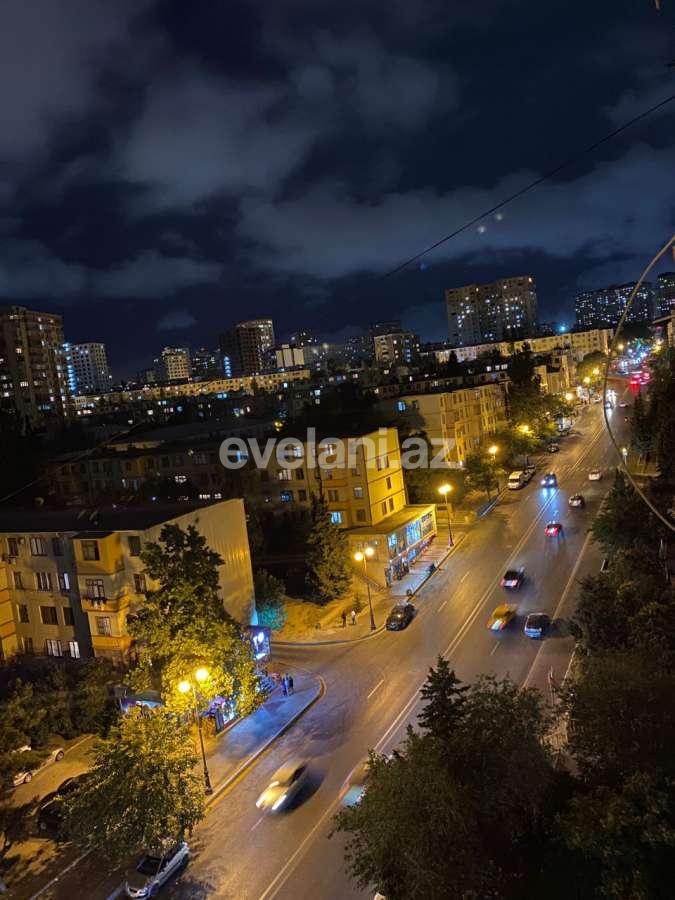 Satılır, köhnə tikili, 3 otaqlı, 90 m², Bakı, Nəsimi r, 4-cü mikrorayon q, Memar Əcəmi m.