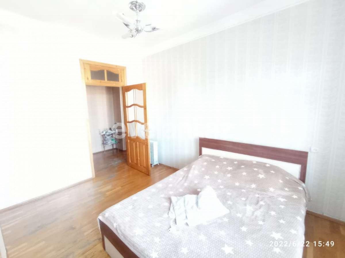 Satılır, köhnə tikili, 3 otaqlı, 100 m², Bakı, Yasamal r, Nizami m.