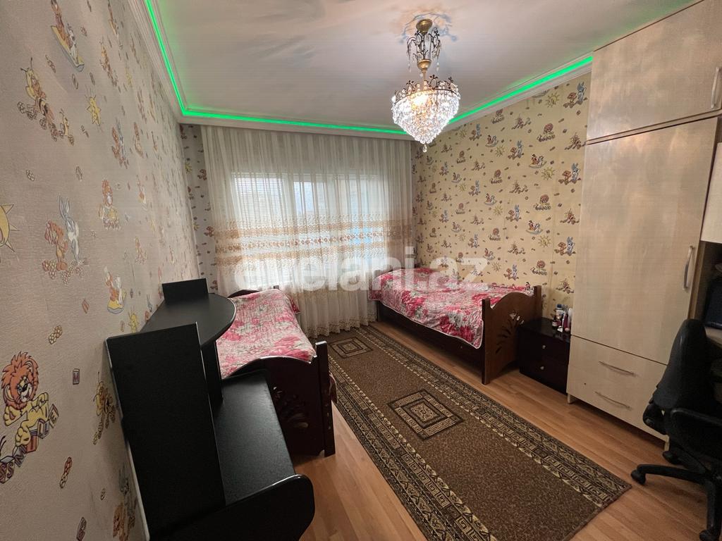 Satılır, köhnə tikili, 4 otaqlı, 100 m², Bakı, Xətai r, Xalqlar Dostluğu m.