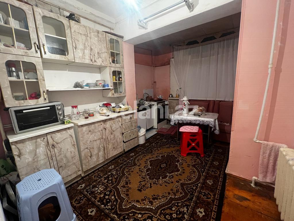 Satılır, köhnə tikili, 3 otaqlı, 80 m², Bakı, Sabunçu r, Bakıxanov q, Neftçilər m.