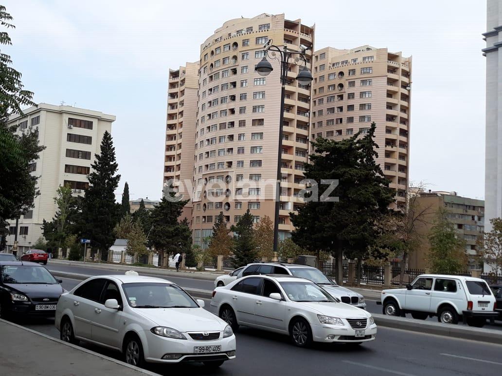 Продаётся, новостройка, 3-комнаты, 136 m², Баку, Ясамальский r, Элмляр Академиясы m.