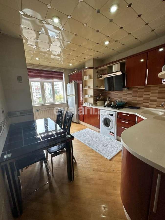 Satılır, köhnə tikili, 4 otaqlı, 120 m², Bakı, Sabunçu r, Bakıxanov q.