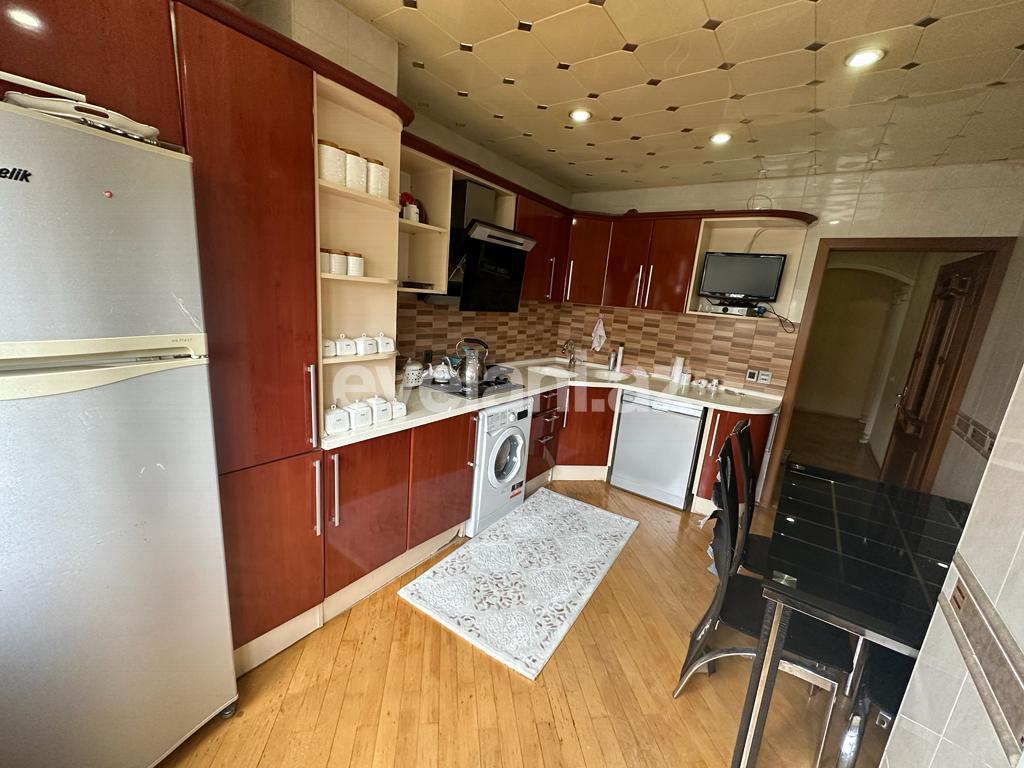 Satılır, köhnə tikili, 4 otaqlı, 120 m², Bakı, Sabunçu r, Bakıxanov q.