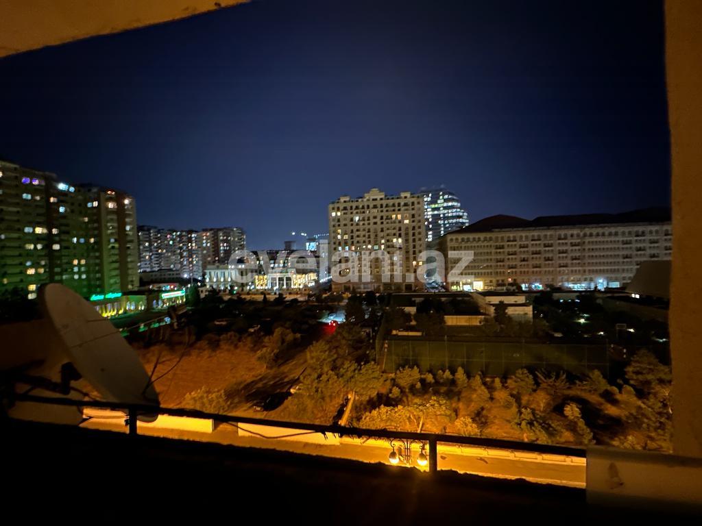 Satılır, köhnə tikili, 5 otaqlı, 120 m², Bakı, Xətai r, Şah İsmayıl Xətai m.