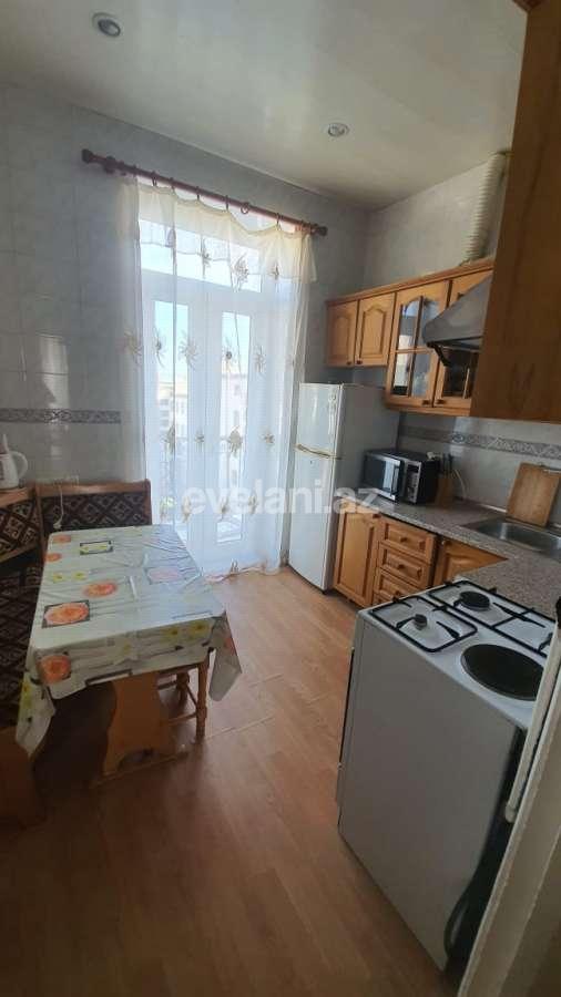 Kirayə verilir, köhnə tikili, 2 otaqlı, 80 m², Bakı, Səbail r, Sahil m.