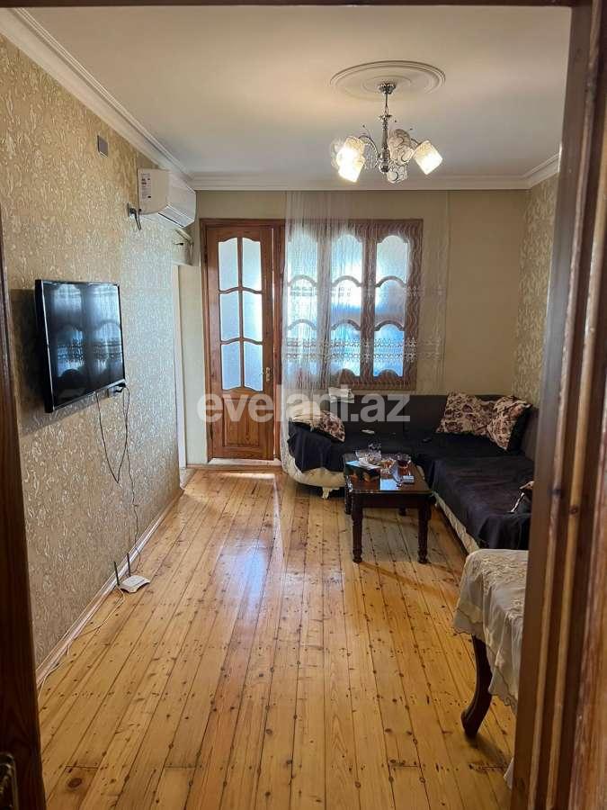 Satılır, köhnə tikili, 2 otaqlı, 45 m², Bakı, Nəsimi r, Memar Əcəmi m.