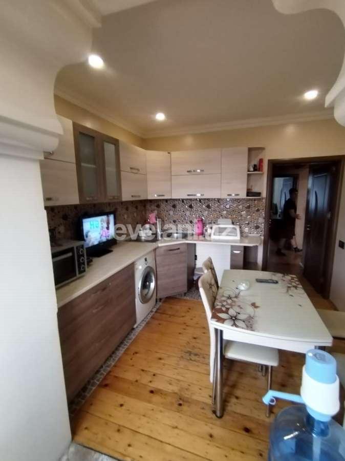 Sale, old building, 5 room, 110 m², Baku, Surakhani r, Massiv A d.