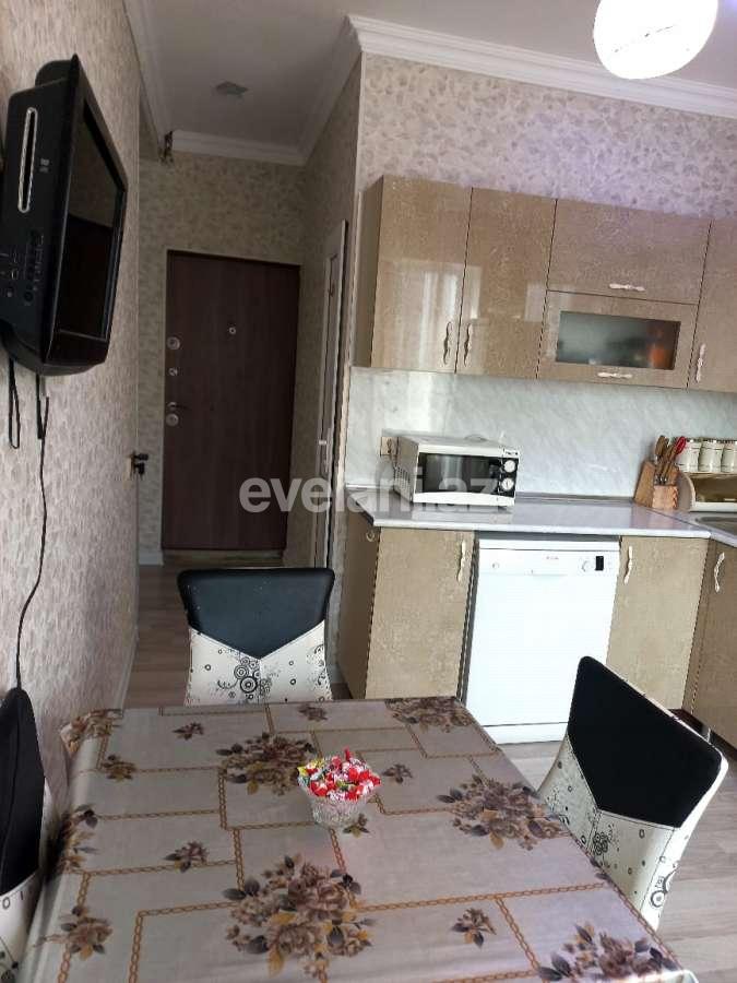 Satılır, köhnə tikili, 2 otaqlı, 65 m², Bakı, Nizami r, Qara Qarayev m.