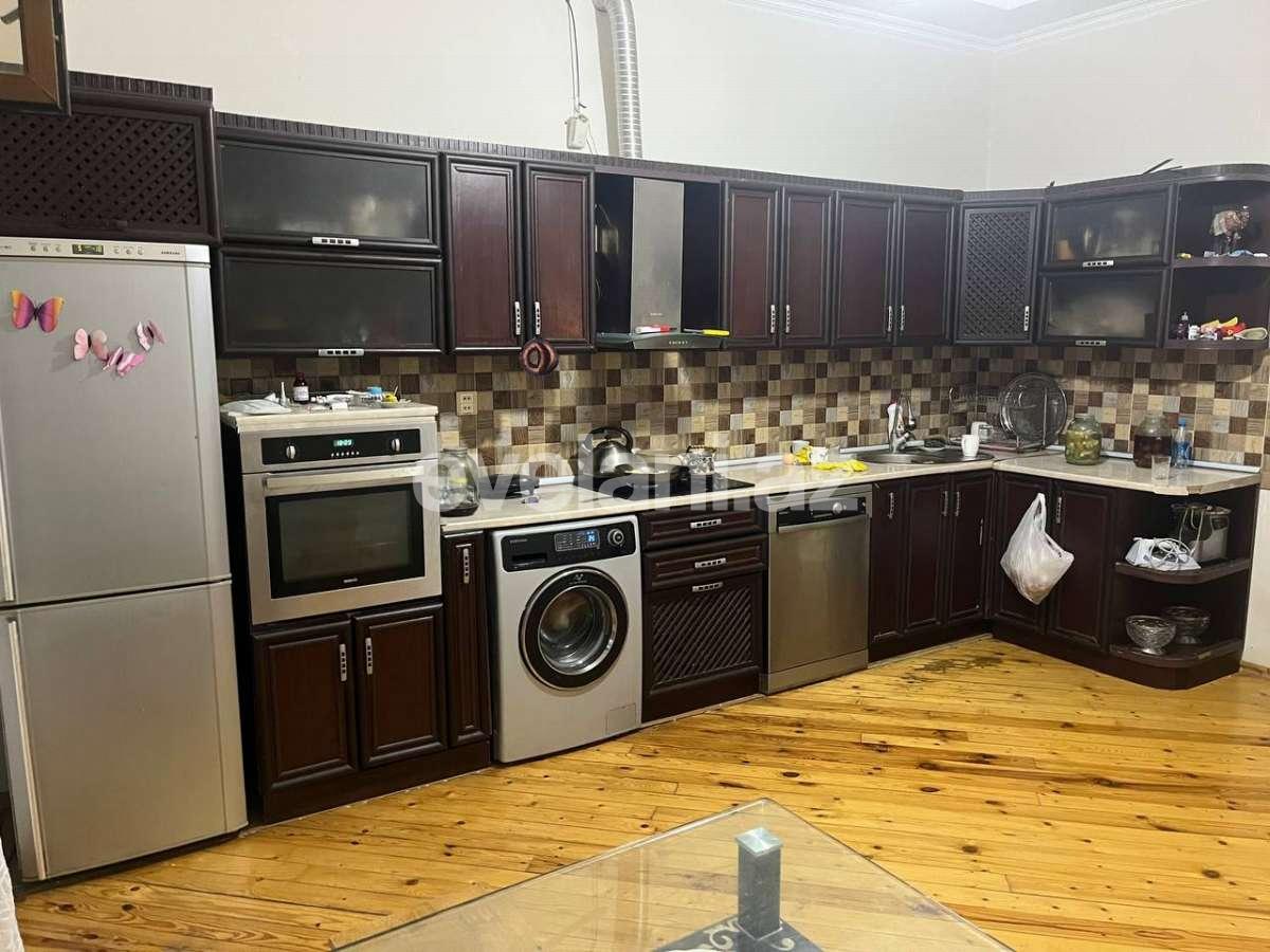 Kirayə verilir, həyət evi / bağ, 4 otaqlı, 300 m², Bakı, Səbail r, Badamdar q, İçəri Şəhər m.