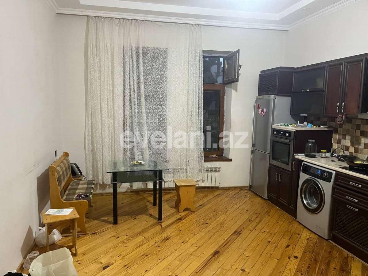 Kirayə verilir, həyət evi / bağ, 4 otaqlı, 300 m², Bakı, Səbail r, Badamdar q, İçəri Şəhər m.