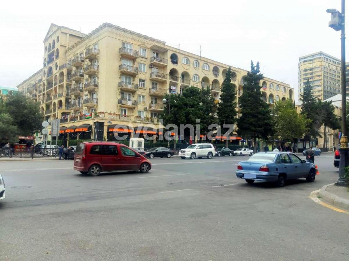 Продаётся, вторичка, 2-комнаты, 65 m², Баку, Ясамальский r, Низами m.