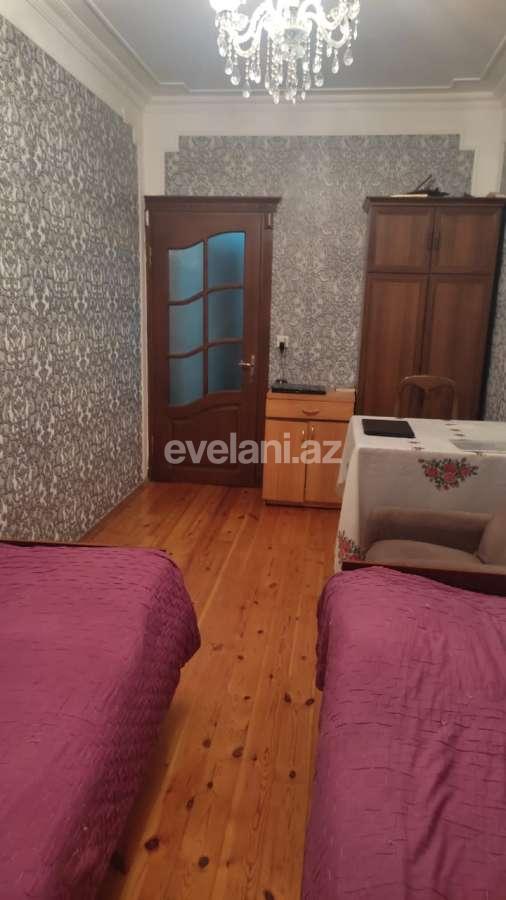 Satılır, köhnə tikili, 4 otaqlı, 70 m², Bakı, Nəsimi r, Memar Əcəmi m.
