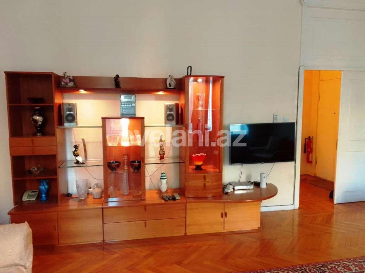 Kirayə verilir, köhnə tikili, 4 otaqlı, 130 m², Bakı, Səbail r.