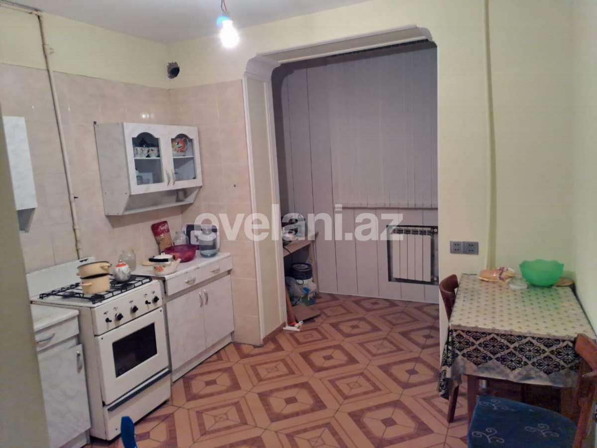 Satılır, köhnə tikili, 3 otaqlı, 80 m², Bakı, Binəqədi r, Memar Əcəmi m.