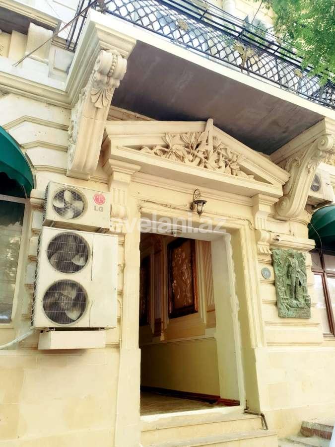 Rent, old building, 2 room, 90 m², Baku, Sabail r, Sahil m.
