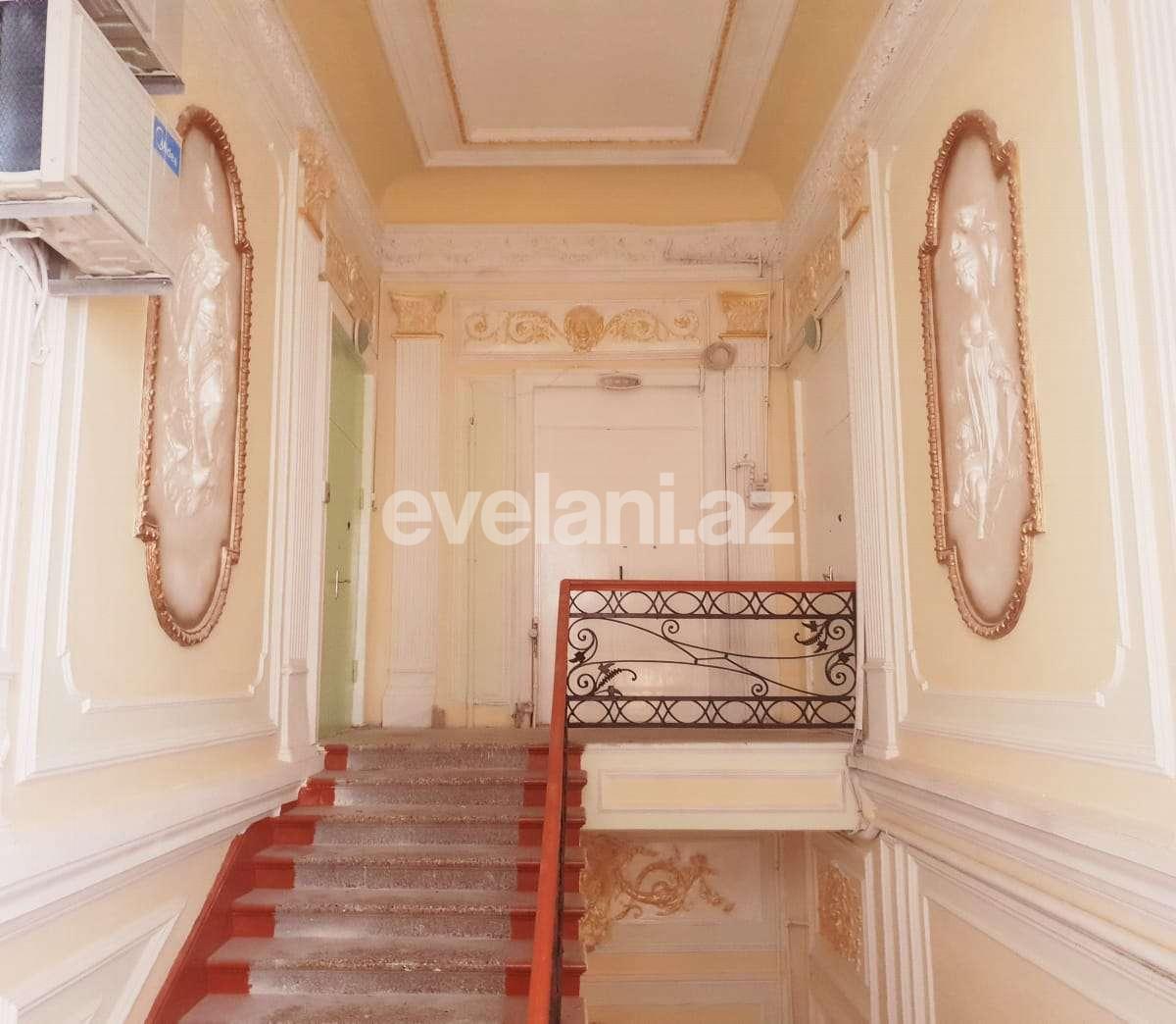 Rent, old building, 2 room, 90 m², Baku, Sabail r, Sahil m.