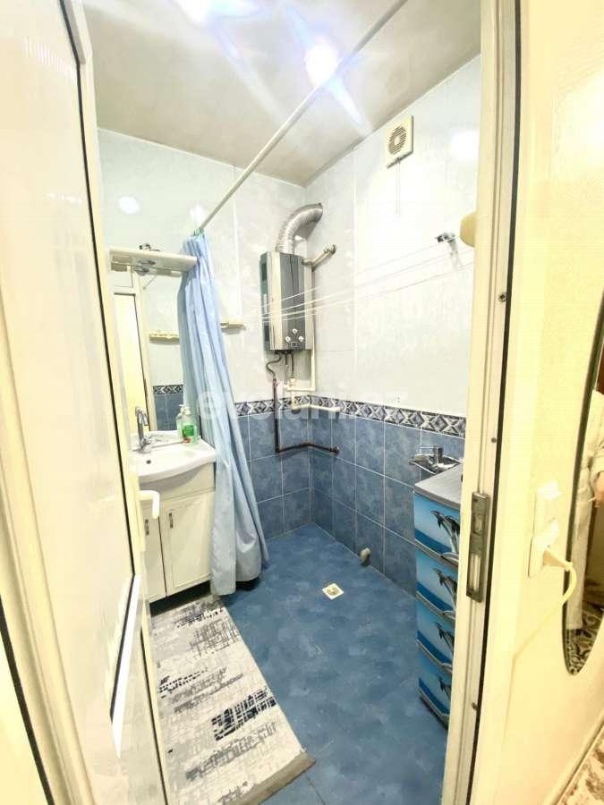 Satılır, köhnə tikili, 2 otaqlı, 50 m², Bakı, Nəsimi r, Memar Əcəmi m.