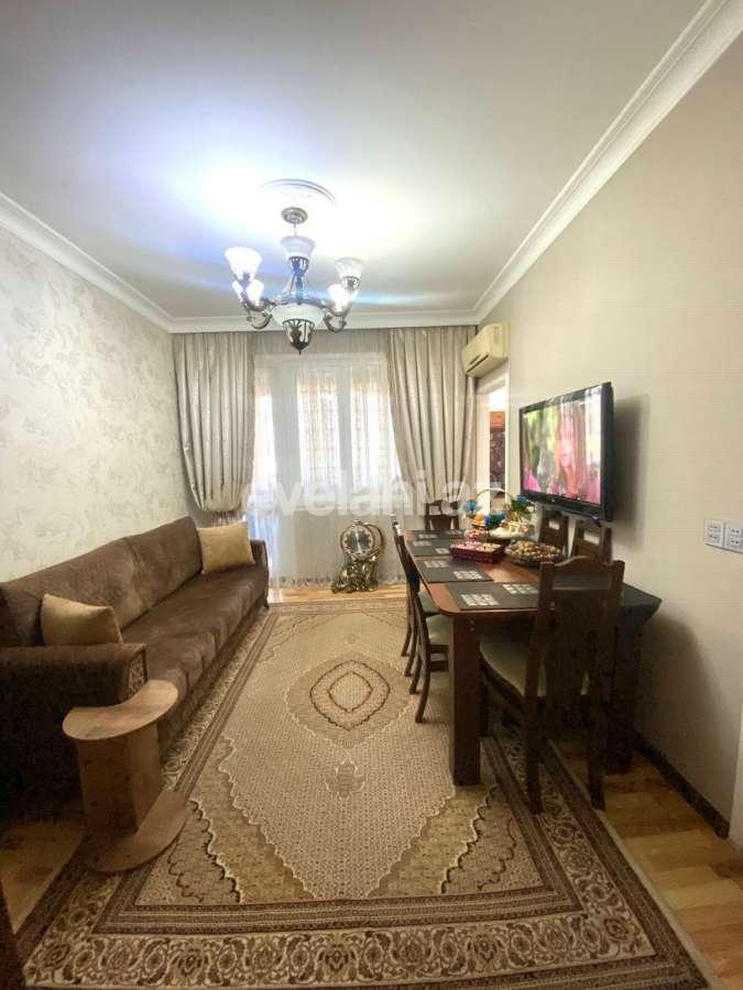 Satılır, köhnə tikili, 2 otaqlı, 50 m², Bakı, Nəsimi r, Memar Əcəmi m.