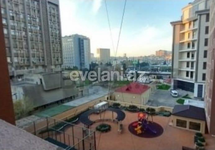 Satılır, yeni tikili, 3 otaqlı, 100 m², Bakı, Binəqədi r, 8-ci mikrorayon q, Azadlıq prospekti m.
