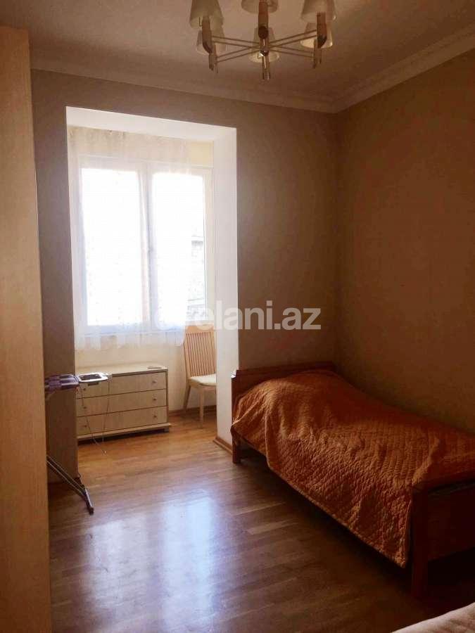 Kirayə verilir, köhnə tikili, 3 otaqlı, 85 m², Bakı, Səbail r, Sahil m.