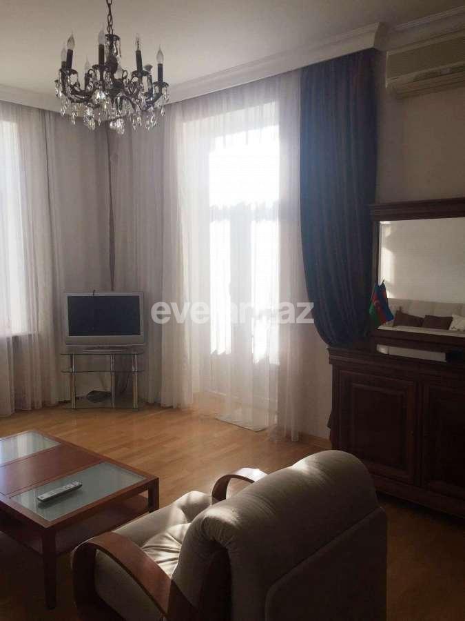 Kirayə verilir, köhnə tikili, 3 otaqlı, 85 m², Bakı, Səbail r, Sahil m.