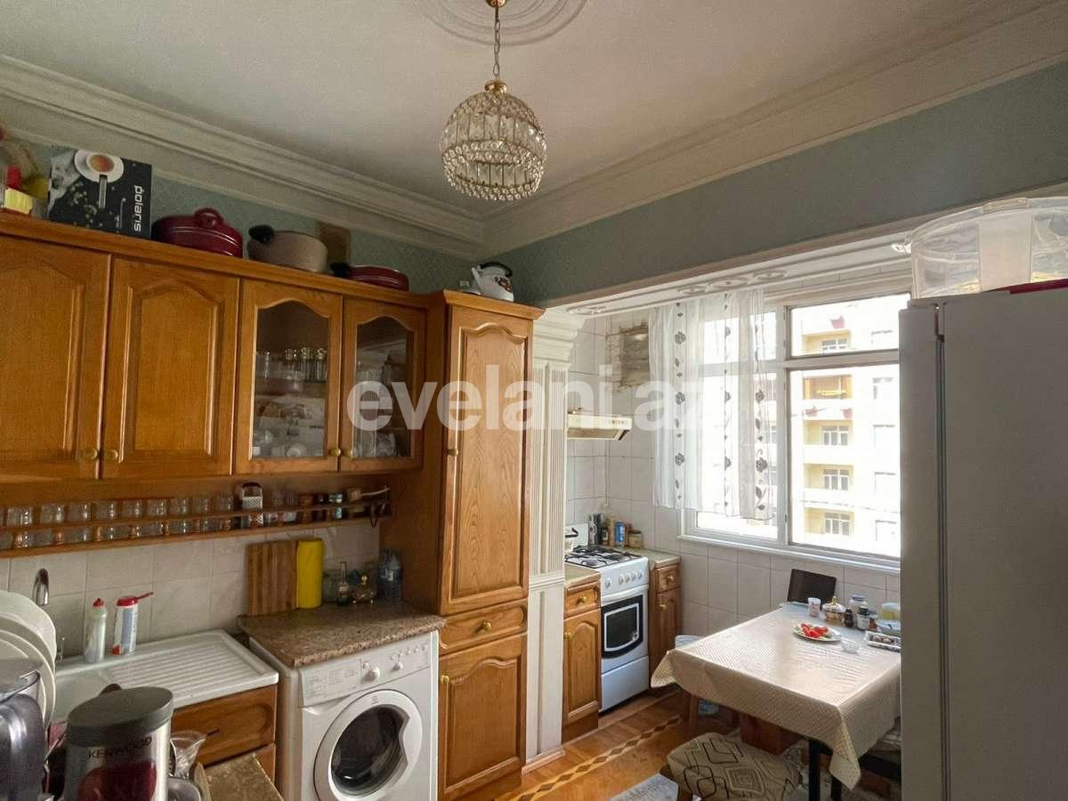Satılır, köhnə tikili, 3 otaqlı, 80 m², Bakı, Nərimanov r, Gənclik m.