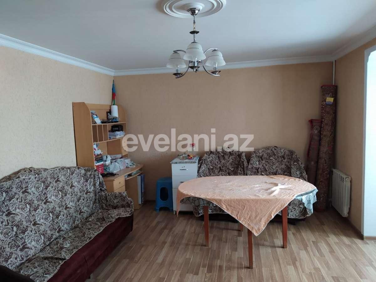 Satılır, köhnə tikili, 3 otaqlı, 60 m², Bakı, Nizami r, Xalqlar Dostluğu m.