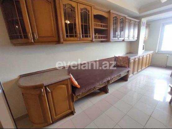 Kirayə verilir, köhnə tikili, 3 otaqlı, 140 m², Bakı, Yasamal r, İnşaatçılar m.