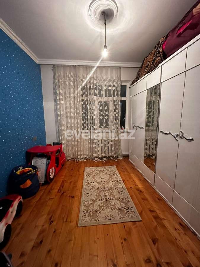 Satılır, köhnə tikili, 3 otaqlı, 80 m², Bakı, Nizami r, 8-ci kilometr q, Neftçilər m.