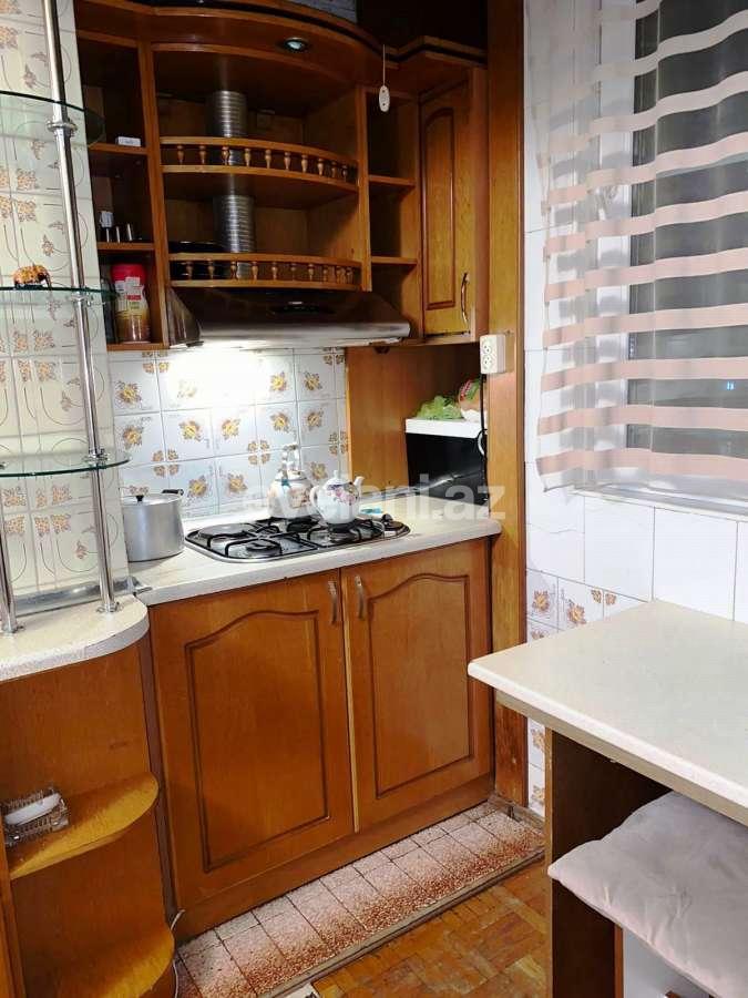 Satılır, köhnə tikili, 4 otaqlı, 120 m², Bakı, Sabunçu r, Bakıxanov q, Neftçilər m.