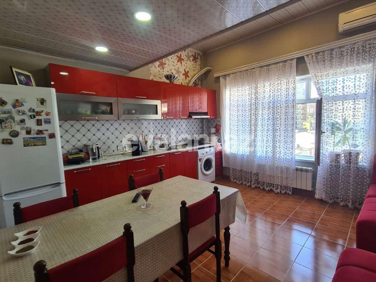 Satılır, köhnə tikili, 5 otaqlı, 120 m², Bakı, Yasamal r, Yasamal q, Nizami m.