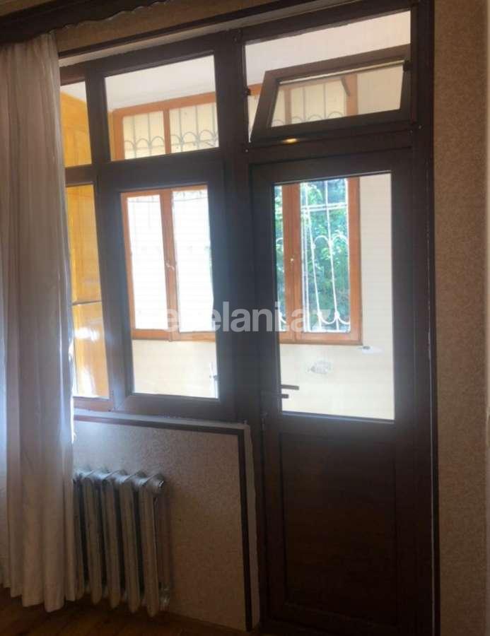 Satılır, köhnə tikili, 3 otaqlı, 60 m², Bakı, Binəqədi r, 7-ci mikrorayon q, Azadlıq prospekti m.