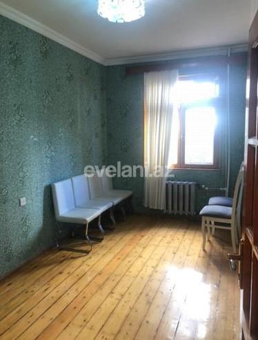 Satılır, köhnə tikili, 3 otaqlı, 60 m², Bakı, Binəqədi r, 7-ci mikrorayon q, Azadlıq prospekti m.
