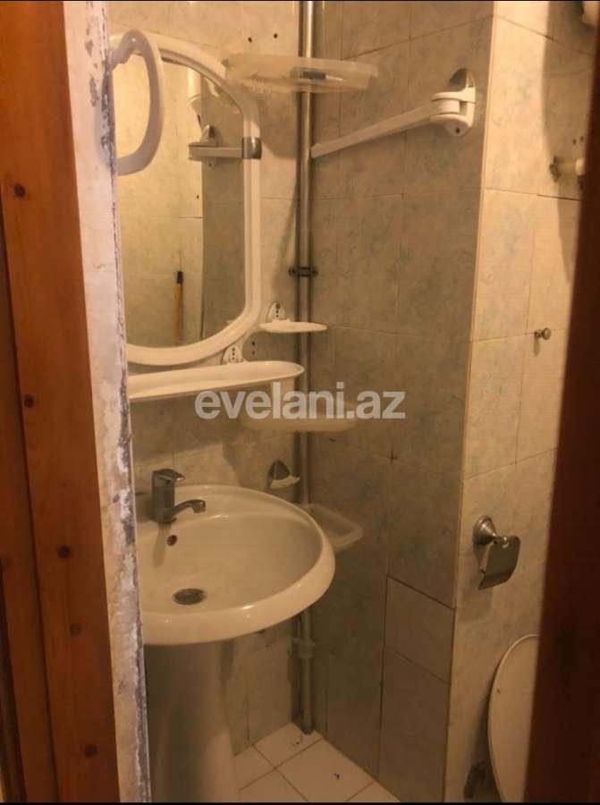 Satılır, köhnə tikili, 3 otaqlı, 60 m², Bakı, Binəqədi r, 7-ci mikrorayon q, Azadlıq prospekti m.
