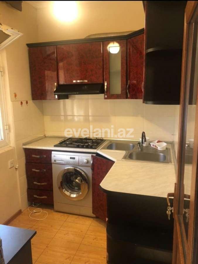 Satılır, köhnə tikili, 3 otaqlı, 60 m², Bakı, Binəqədi r, 7-ci mikrorayon q, Azadlıq prospekti m.