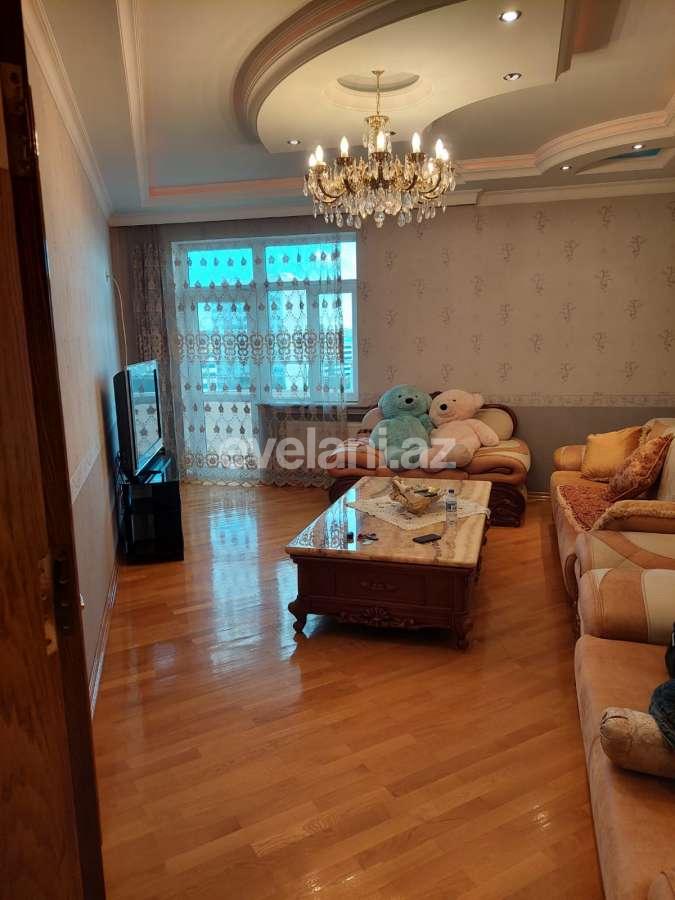 Satılır, yeni tikili, 4 otaqlı, 200 m², Bakı, Binəqədi r, 8-ci mikrorayon q, Azadlıq prospekti m.