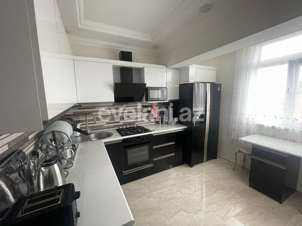 Satılır, köhnə tikili, 3 otaqlı, 120 m², Bakı, Nəsimi r, Memar Əcəmi m.