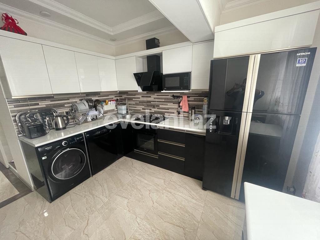 Satılır, köhnə tikili, 3 otaqlı, 120 m², Bakı, Nəsimi r, Memar Əcəmi m.