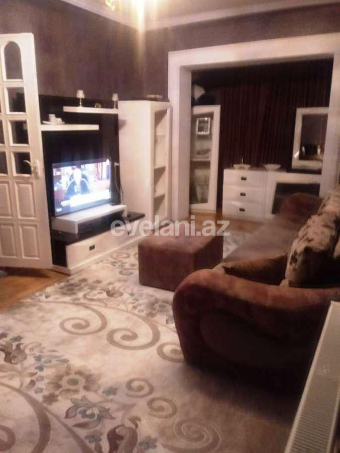Sale, old building, 2 room, 60 m², Baku, Binagadi r, 8-th microdistrict d, Azadlig prospekti m.