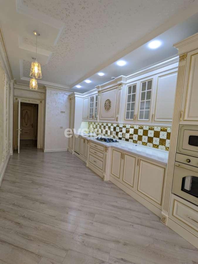 Satılır, yeni tikili, 4 otaqlı, 229 m², Bakı, Yasamal r, Elmlər Akademiyası m.