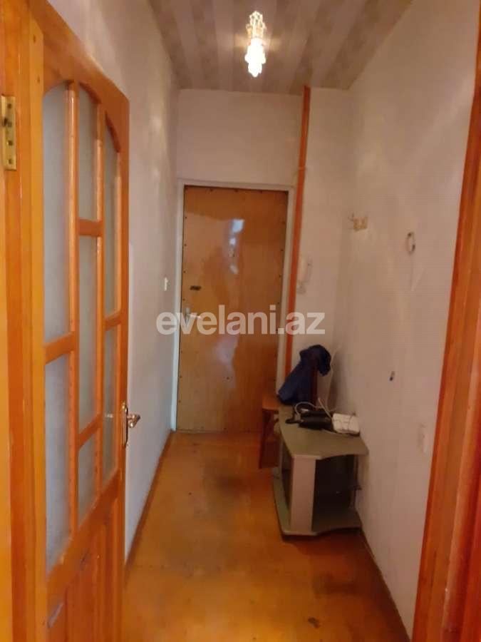 Satılır, köhnə tikili, 2 otaqlı, 50 m², Bakı, Binəqədi r, 8-ci mikrorayon q, Azadlıq prospekti m.